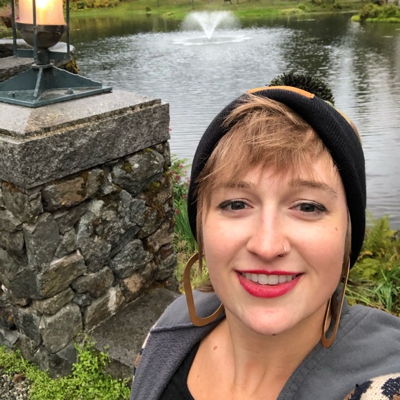 Meet your Posher, Shelby - Picture 1 of 1